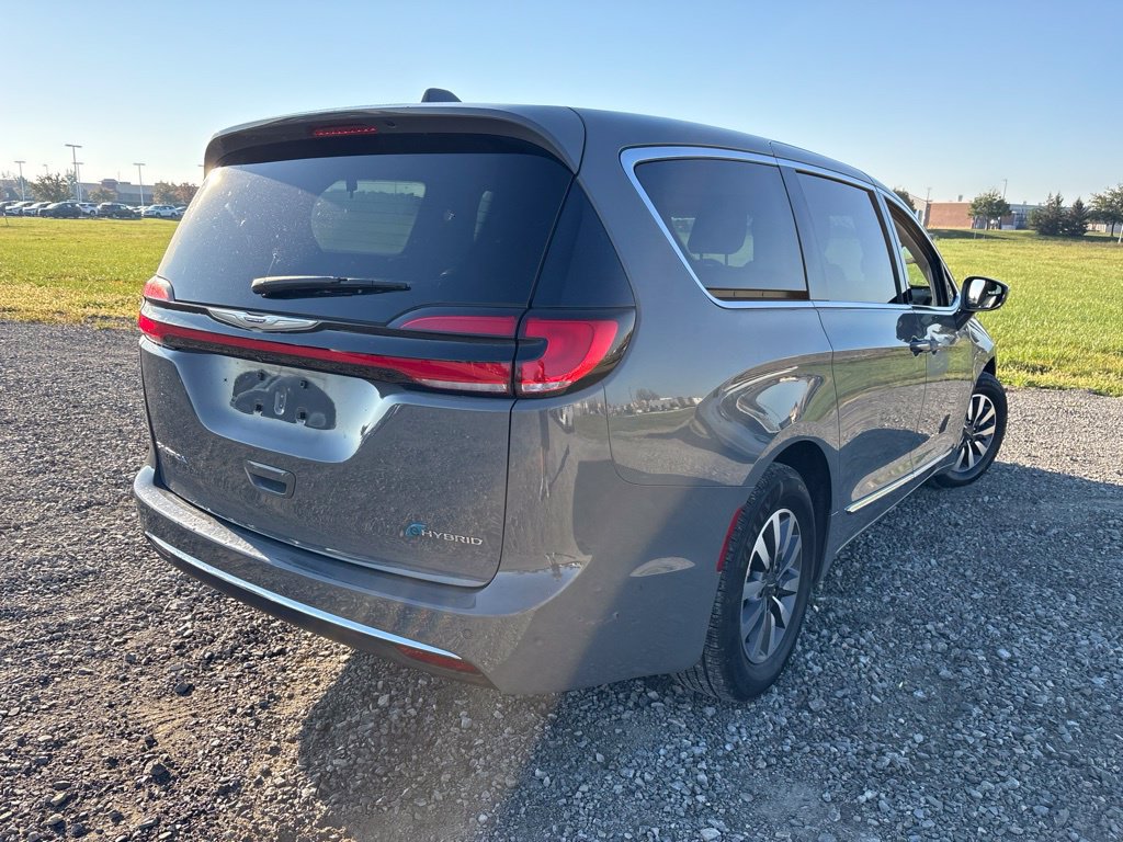 Used 2022 Chrysler Pacifica Limited FWD image 11