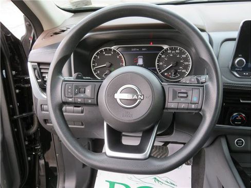 Used 2023 Nissan Rogue SV image 10
