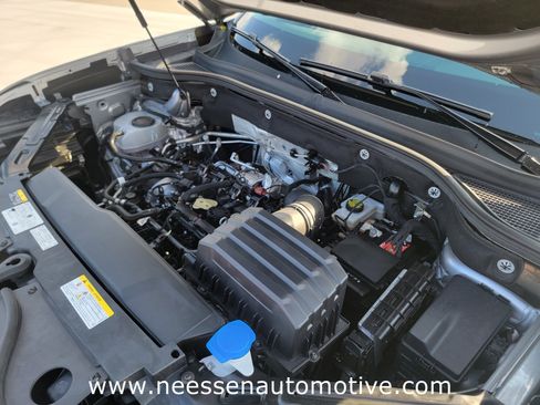 Used 2024 Volkswagen Atlas SE image 33