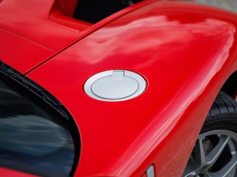 Used 2005 Ford GT RWD image 31