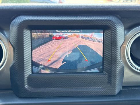 Used 2020 Jeep Wrangler Unlimited Sahara w/ Dual Top Group image 10