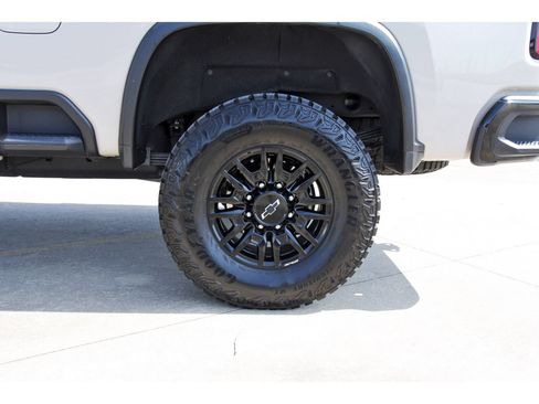 Used 2026 Chevrolet Silverado 2500 ZR2 AWD/4WD image 33