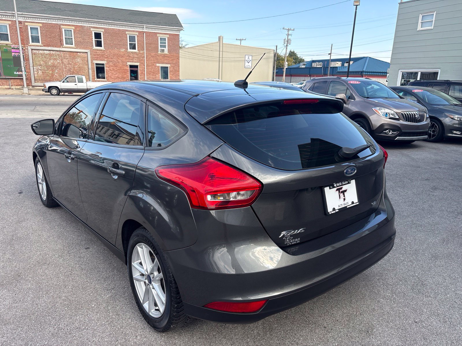 Used 2018 Ford Focus SE FWD image 3