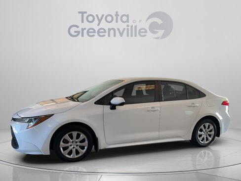 Used 2026 Toyota Corolla LE FWD image 2