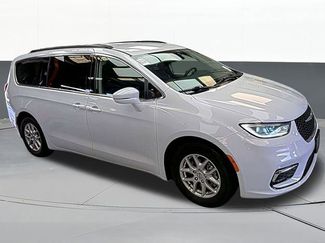 Used 2022 Chrysler Pacifica Touring-L FWD video 1