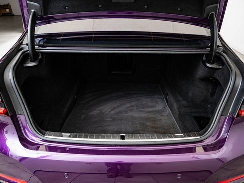 Certified 2022 BMW ALPINA B7 xDrive w/ Luxury Rear Seating Package image 23