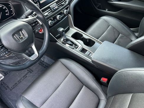 Used 2019 Honda Accord Sport image 10