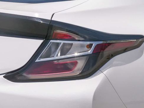 Used 2016 Chevrolet Volt Premier w/ Driver Confidence Package FWD image 10