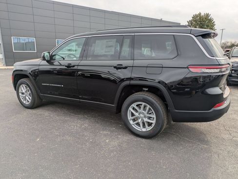 New 2025 Jeep Grand Cherokee L Laredo RWD image 2