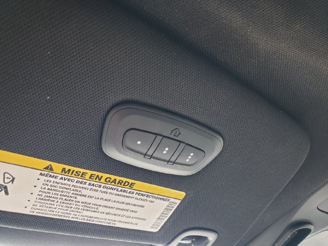 Used 2025 Chrysler Pacifica Limited FWD image 41