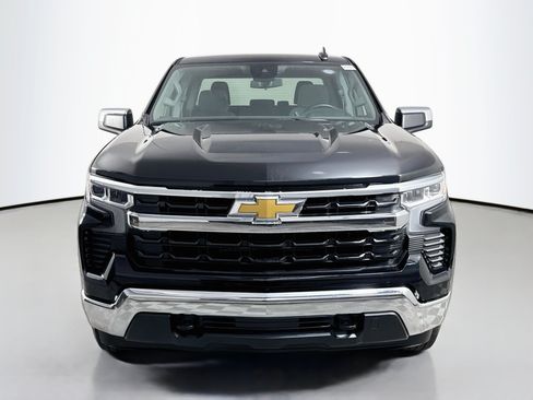 Used 2024 Chevrolet Silverado 1500 LT AWD/4WD image 2