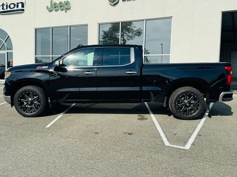 Used 2023 Chevrolet Silverado 1500 LTZ w/ LTZ Premium Package AWD/4WD image 28