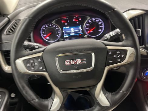 Used 2018 GMC Terrain Denali w/ LPO, 'HIT The Road' Package FWD image 4