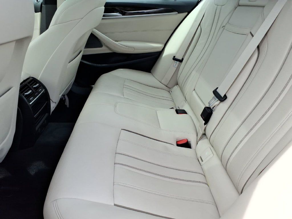 Used 2019 BMW 540i xDrive AWD/4WD image 17