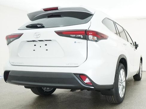 New 2026 Toyota Highlander Limited AWD/4WD image 10