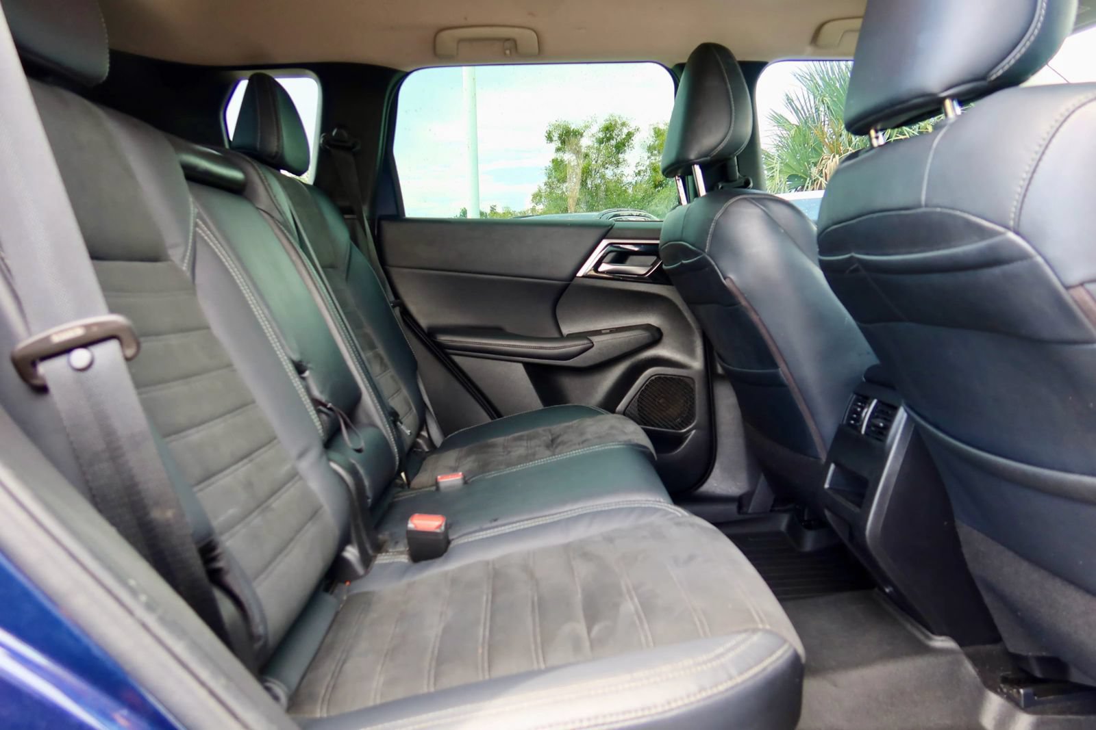 Used 2022 Mitsubishi Outlander SE FWD image 33