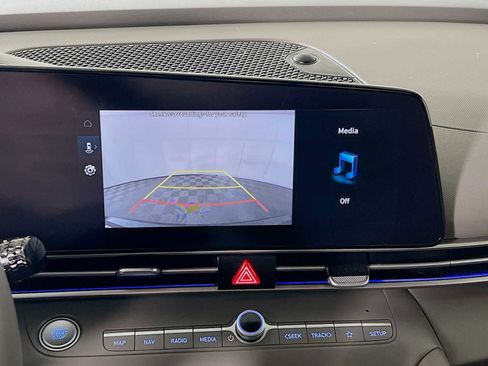 Certified 2024 Hyundai Elantra SEL w/ Convenience Package image 14