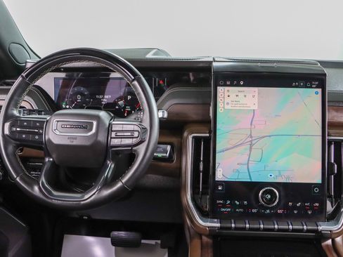Used 2025 GMC Yukon Denali Ultimate AWD/4WD image 19