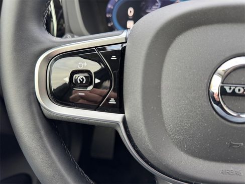 Certified 2025 Volvo XC60 B5 Plus image 14