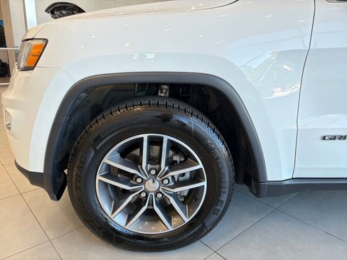 Used 2018 Jeep Grand Cherokee Limited AWD/4WD image 7
