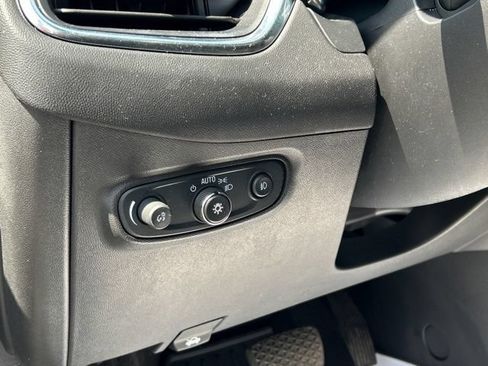 Used 2020 Chevrolet Equinox LT FWD image 34