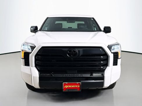 Used 2025 Toyota Tundra Limited AWD/4WD image 2