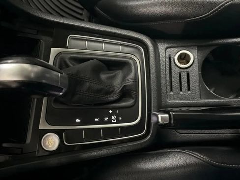 Used 2017 Volkswagen Golf SEL FWD image 13