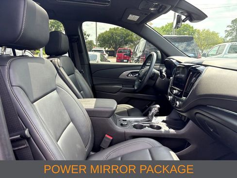 Used 2023 Chevrolet Traverse LT w/ LT Premium Package FWD image 12