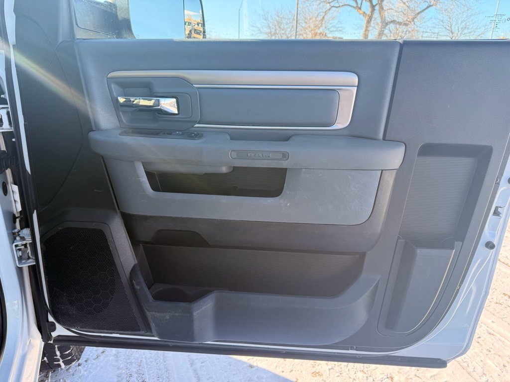 Used 2015 RAM 2500 SLT w/ Luxury Group RWD image 13