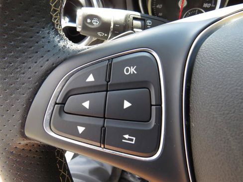 Certified 2020 Mercedes-Benz GLA 250 4MATIC image 11