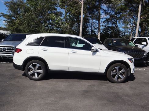 Certified 2022 Mercedes-Benz GLC 300 4MATIC image 2