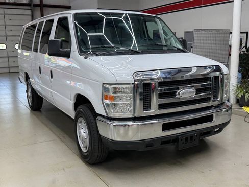 Used 2014 Ford E-350 and Econoline 350 XLT RWD image 1