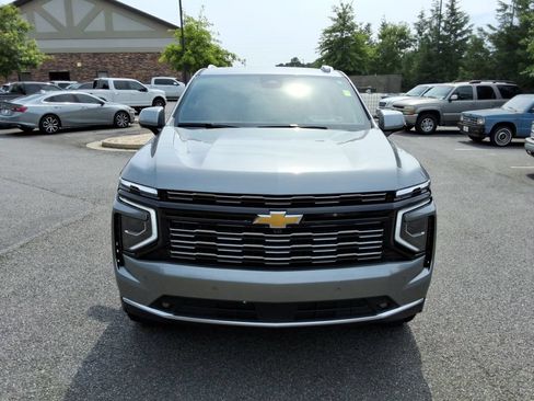 Certified 2026 Chevrolet Suburban High Country AWD/4WD image 2