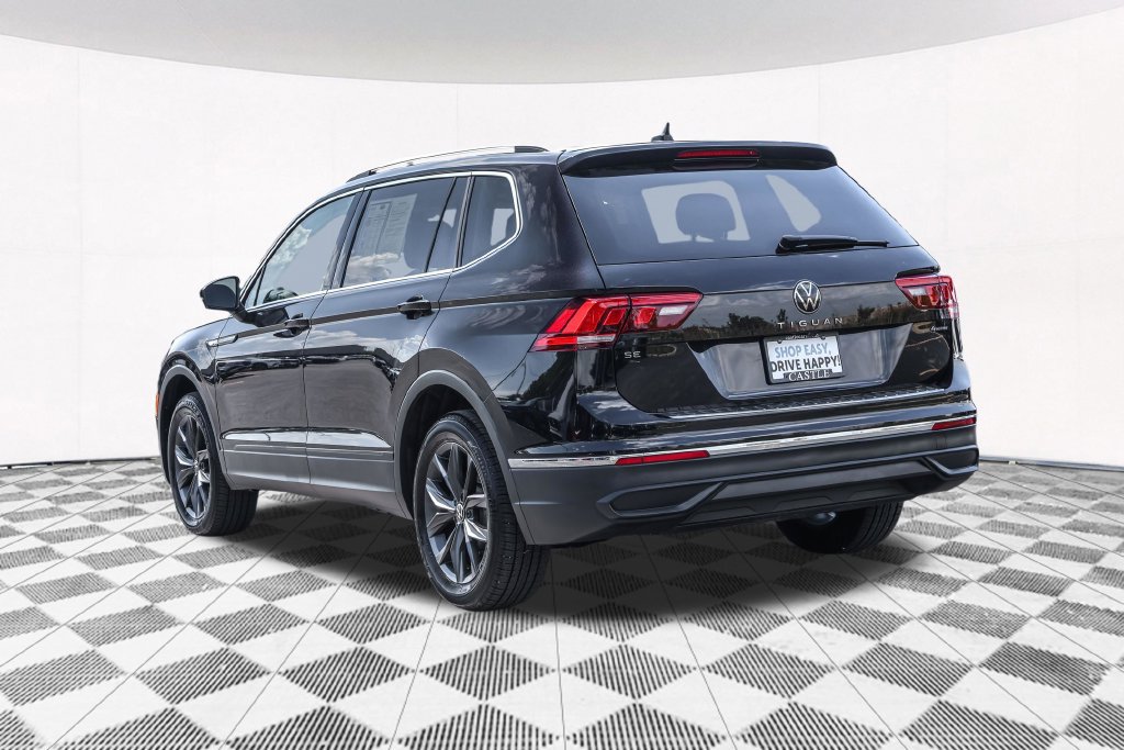 Used 2023 Volkswagen Tiguan SE w/ Panoramic Sunroof Package AWD/4WD image 15
