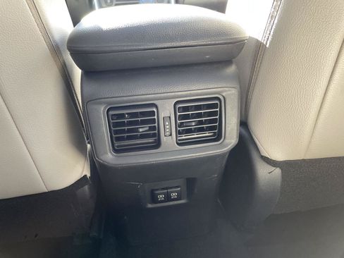 Used 2019 Toyota RAV4 XLE FWD image 25