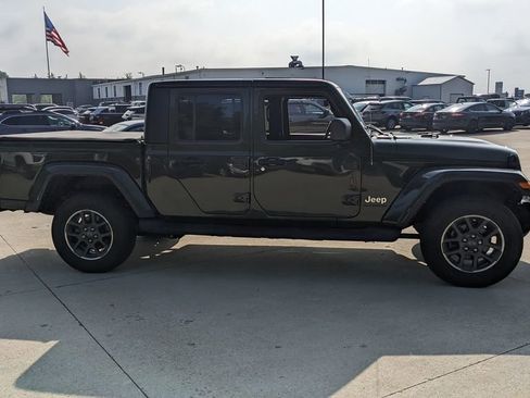 Used 2022 Jeep Gladiator Overland w/ Dual Top Group AWD/4WD image 2