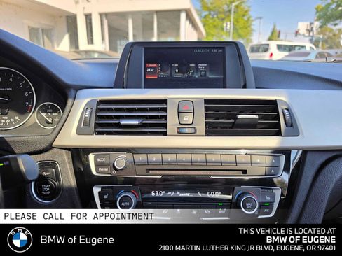 Used 2018 BMW 320i xDrive Sedan w/ Convenience Package AWD/4WD image 30