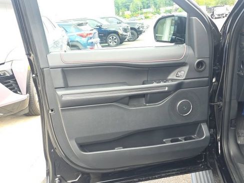 Used 2023 Ford Expedition Limited AWD/4WD image 13