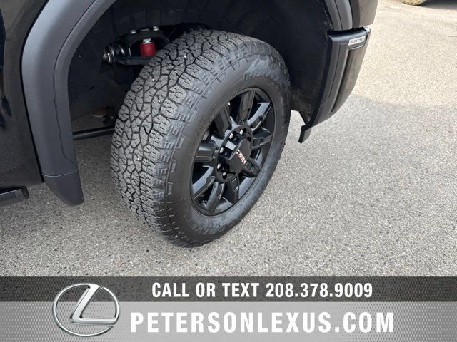 Used 2025 GMC Sierra 3500 AT4 w/ AT4 Premium Plus Package AWD/4WD image 11