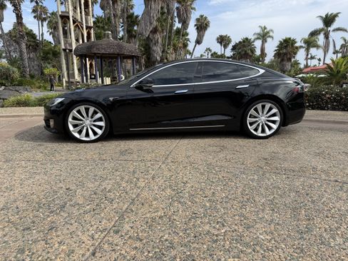 Used 2016 Tesla Model S 75D AWD/4WD image 2