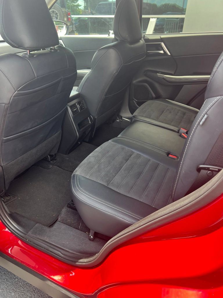 Used 2024 Mitsubishi Outlander FWD image 11