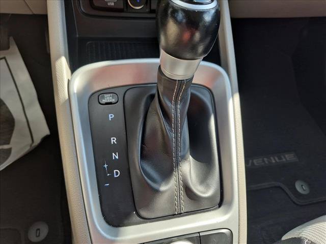 Used 2023 Hyundai Venue SEL FWD image 12