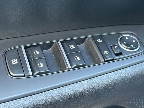 Used 2023 Kia Forte LXS w/ LXS Technology Package image 12