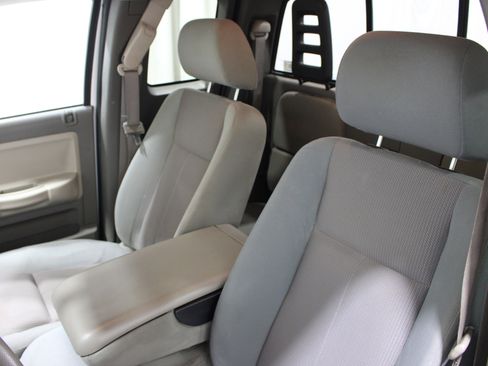 Used 2005 Dodge Dakota SLT AWD/4WD image 3