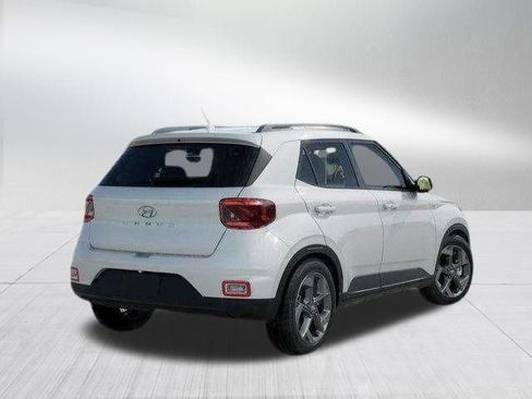 New 2026 Hyundai Venue SEL FWD image 4