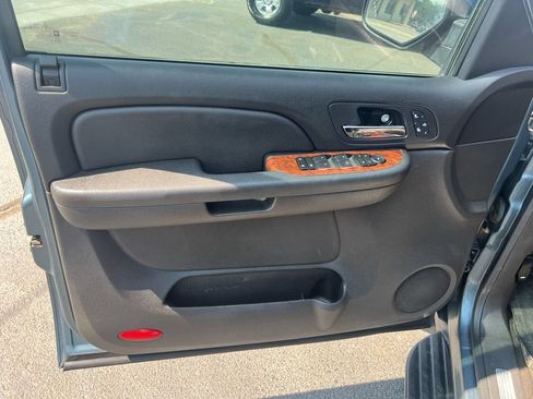 Used 2008 Chevrolet Avalanche LTZ w/ LTZ Preferred Equipment Group AWD/4WD image 11