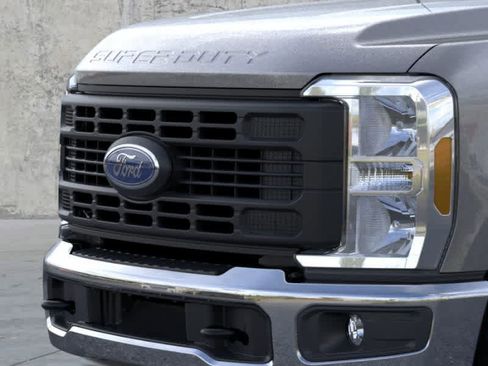 New 2025 Ford F250 XL w/ XL Chrome Package image 17