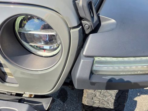 Used 2021 Jeep Wrangler Rubicon AWD/4WD image 22