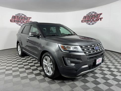 Used 2017 Ford Explorer Limited w/ Equipment Group 301A image 9