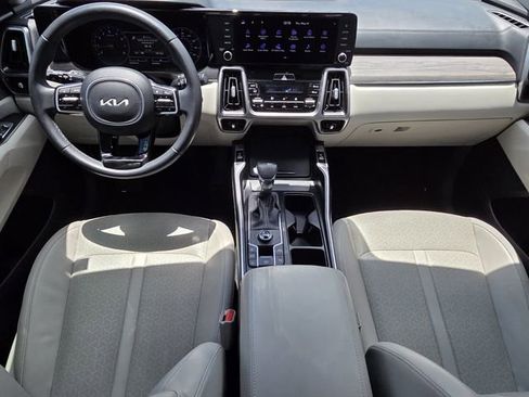 Used 2023 Kia Sorento EX w/ Panoramic Sunroof Package FWD image 13